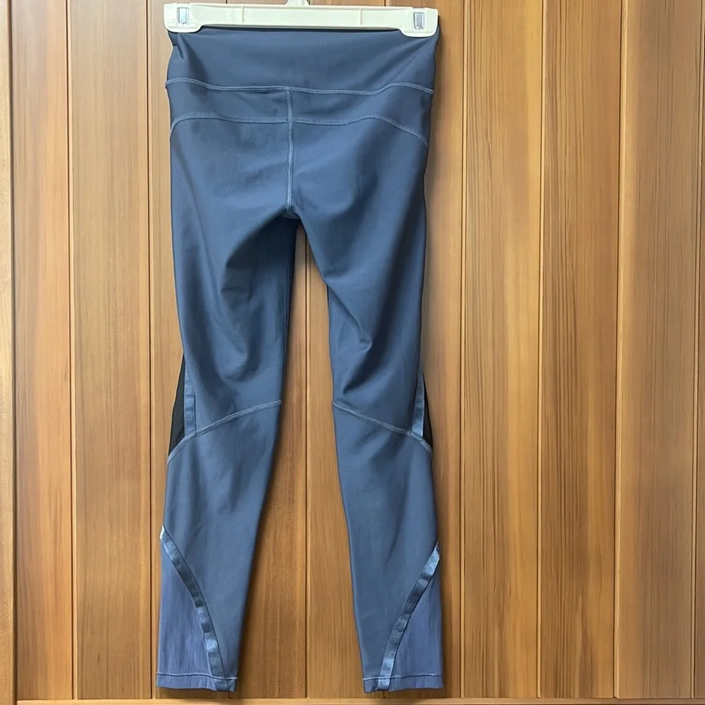 Under Armour Heatgear Compression Capri Leggings Small - Picture 2 of 6